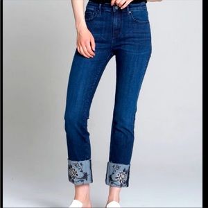 Driftwood Collette cropped jean. Floral Embroidered cuff Waist 28